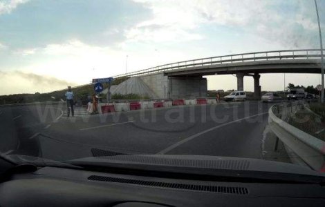  Video  Gestul MINUNAT facut de un sofer roman pentru un politist