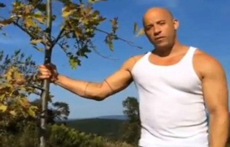  Video  Putin, provocat de Vin Diesel sa-si toarne o galeata cu gheata pe cap