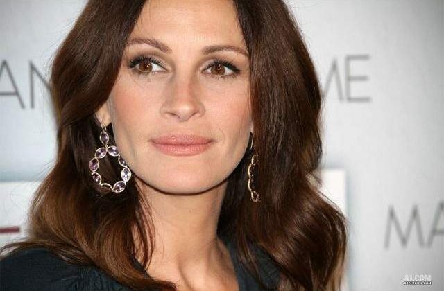 Julia Roberts si sotul ei, premiati pentru activitatile lor umanitare