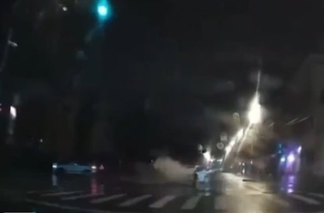 Culiță Sterp, beat la volan, accident &icirc;n centrul Clujului. Celebrul interpret a plecat de la locul faptei VIDEO