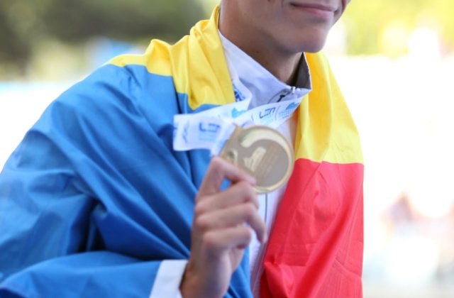 David Popovici a fost desemnat cel mai bun &icirc;notător al anului 2022