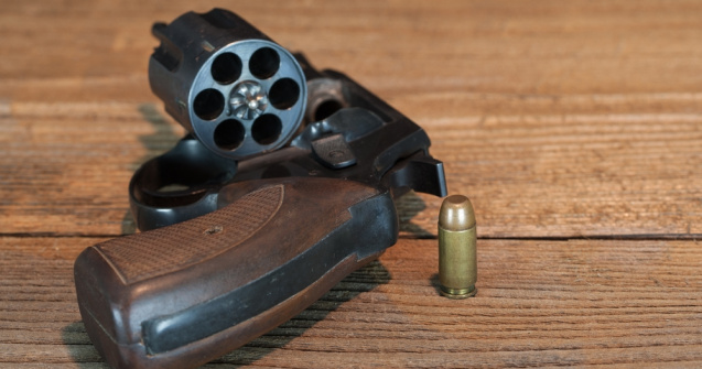 Fiul unui cunoscut procuror din Constanța s-a împușcat în cap