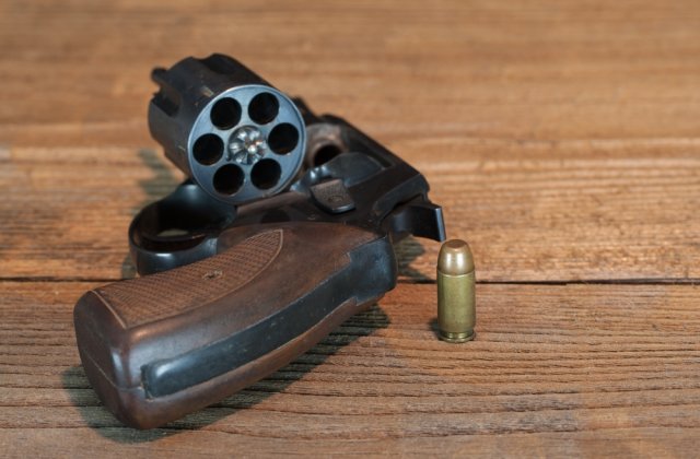 Fiul unui cunoscut procuror din Constanța s-a &icirc;mpușcat &icirc;n cap