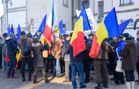 Oamenii din Iași au organizat un marș al pietonilor şi bicicliştilor. Aceștia se plâng de prea multe mașini