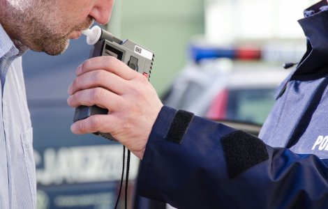 Șoferii prinși băuți sau drogați la volan ar putea face închisoare