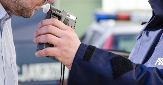 Șoferii prinși băuți sau drogați la volan ar putea face închisoare