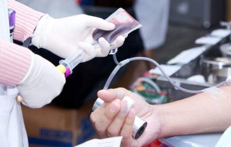 Cozi kilometrice la centrele de donare de sange, dupa apelul ministrului Sanatatii