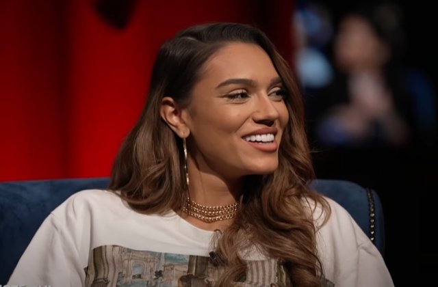 Karmen Simionescu, despre căsnicia părinților ei. C&acirc;t de greu i-a fost mamei sale &icirc;n absența lui Adi Minune: &bdquo;Tata real nu i-a greșit&rdquo;