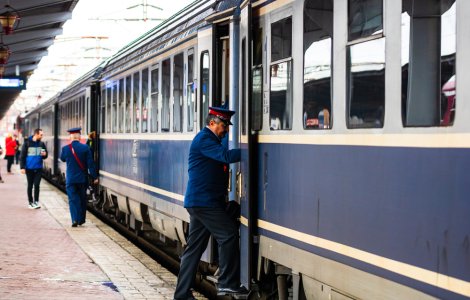 O tânără din Craiova a fost agresată sexual de un controlor CFR