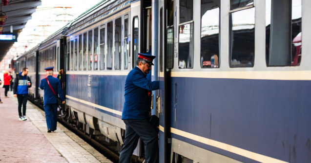 O tânără din Craiova a fost agresată sexual de un controlor CFR