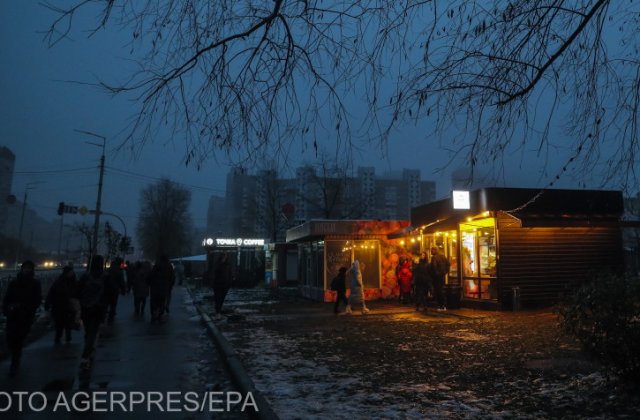 Ninsori abundente așteptate la Kiev, unde alimentarea cu electricitate este &icirc;n continuare perturbată