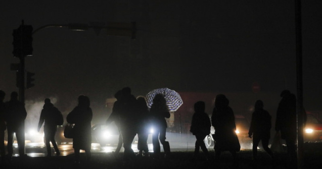Pene de curent la graniță: Scenariu de blackout în România. Experții dezvăluie ce nu trebuie să ne lipsească din casă