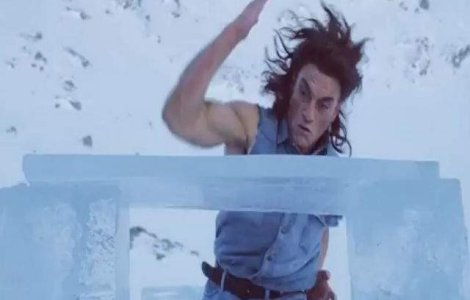  Video  Van Damme, la Balea Lac: Cum arata reclama filmata de actor in Romania