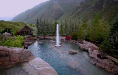  Video  Cea mai spectaculoasa piscina din lume!