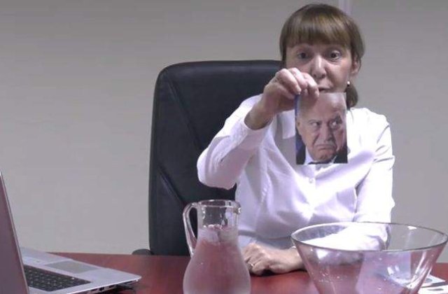 [VIDEO] Macovei a turnat apa peste poza lui Voiculescu: Eu am facut DNA si rezultatele se vad!