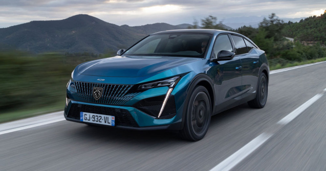 Test drive Peugeot 408 - Sedanul a murit?