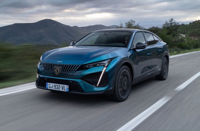 Test drive Peugeot 408 - Sedanul a murit? 