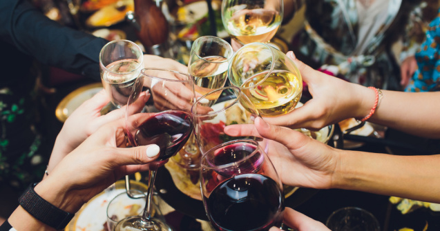 Ce băuturi preferă românii să consume de sărbători