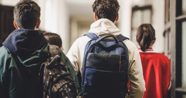 Elevii nu au primit nici până acum bursele școlare. Care este motivul