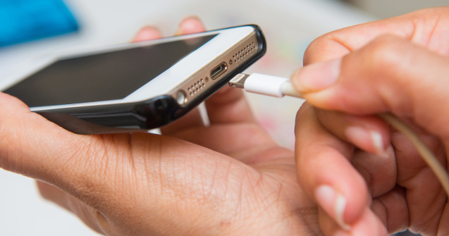 Cele mai frecvente greșeli care care scurtează viața telefonului mobil