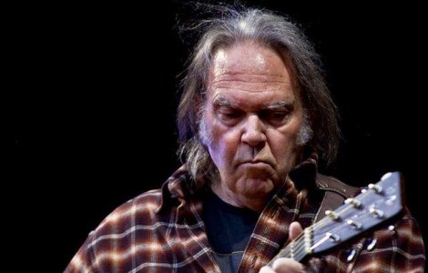 Neil Young divorteaza dupa o casnicie de 36 de ani