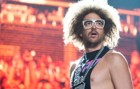 Un membru al trupei LMFAO, agresat intr-un hotel