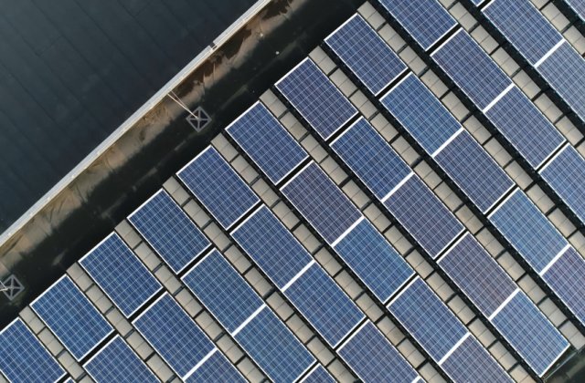 USR va sesiza Comisia Europeană dacă Guvernul nu rectifică ordonanța privind &bdquo;taxa pe soare&rdquo;