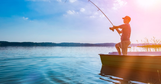 Pescuiești la crap? Vezi ofertele de la MaxLife!