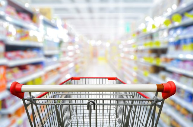 Ce prețuri de sărbători sunt &icirc;n țările vecine. Rom&acirc;nii, tentați să facă cumpărături &icirc;n afară