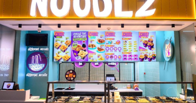 Aventura gustului asiatic NOODLZ România a ajuns și în Galați