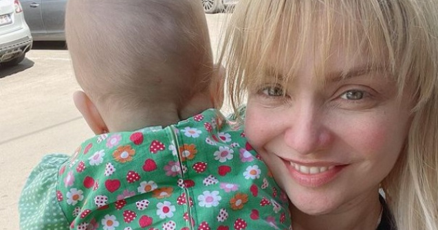 Cristina Cioran a rămas o mamă singură. Cine o ajută cu creșterea copilului: „Ne-am mutat împreună”