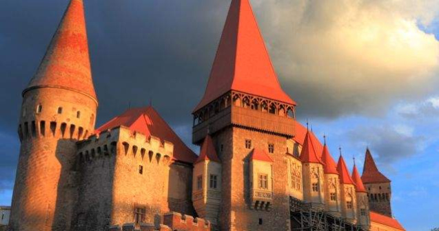  Top   Foto  Turist in Romania: Zece castele SUPERBE din tara noastra!