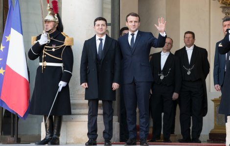 Emmanuel Macron a vorbit cu Volodimir Zelenski înaintea conferinței pentru Ucraina
