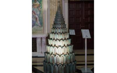 Bradul „Real Life Magic” by...