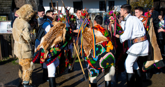Colinde de Crăciun. Lista celor mai cunoscute cântece de sărbători