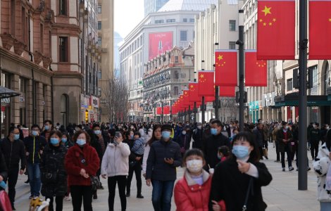 Cazurile de COVID au explodat în China. Autoritățile au scăpat situația de sub