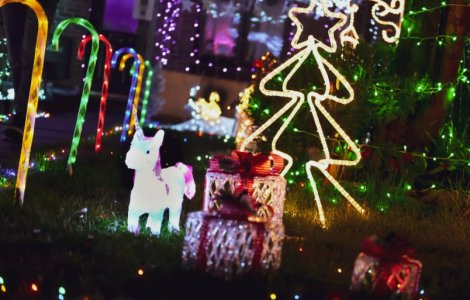 Știai că decorarea casei și grădinii pentru Crăciun are beneficii?