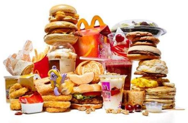 McDonald&#39;s a inchis 12 restaurante in Rusia