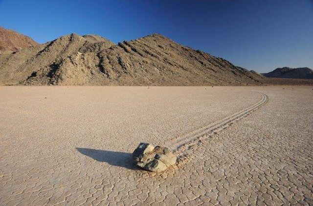 [VIDEO] A fost descifrat MISTERUL rocilor calatoare din Valea Mortii
