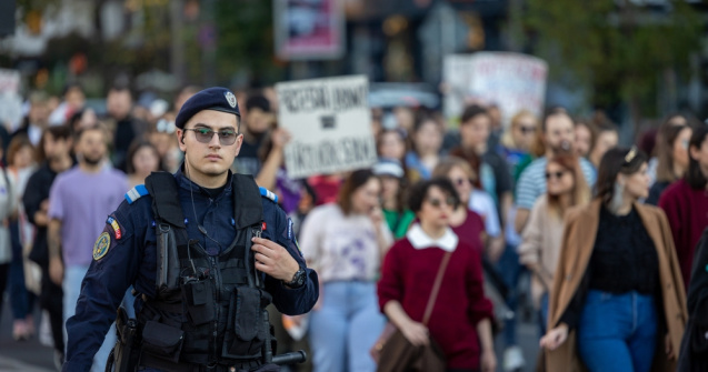 Românii din Austria vor manifesta în fața cancelariei Prim ministrului Karl Nehammer