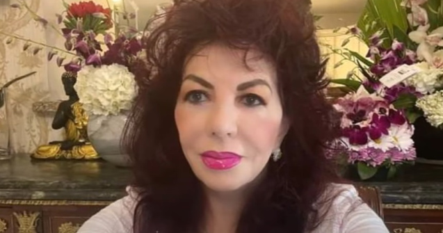 Theo Rose și mama ei, deranjate de declarațiile lui Carmen Harra. Cum a reacționat clarvăzătoarea: „Nu vorbesc neîntrebată”