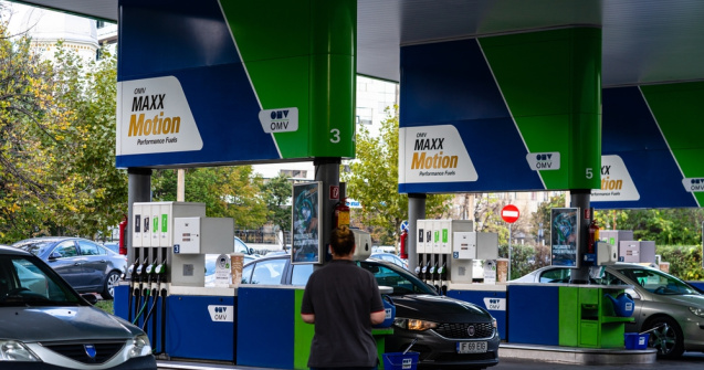 Benzina a ajuns să coste doar 6 lei litrul. Prețul carburanților în România