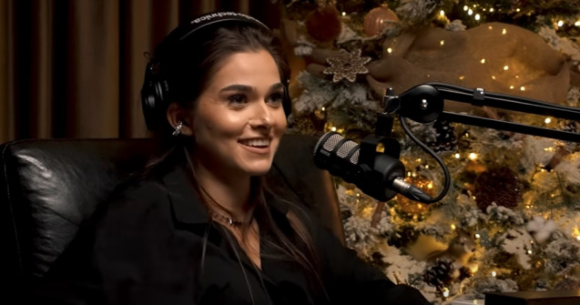 Theo Rose, nerăbdătoare să devină mamă: „Sunt foarte fericită că voi avea un copil”