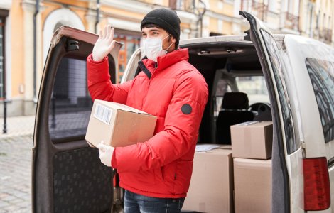 Noi reguli în cazul comenzilor online, din ianuarie 2023. Livrările plătite ramburs, raportate la ANAF