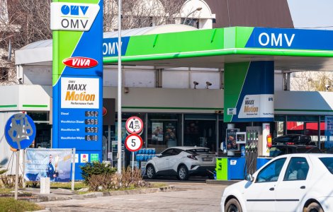 Prețul benzinei a ajuns sub 6 lei litrul. Cât costă astăzi un litru de motorină