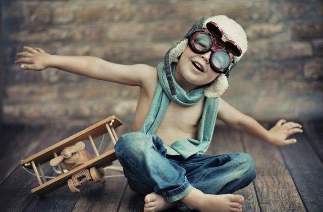 [FOTO] VISURILE vedetelor din copilarie: Ce isi doreau celebritatile sa devina cand erau mici