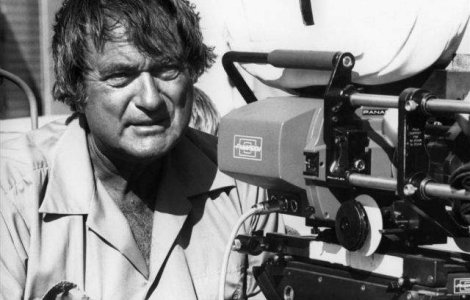 A murit regizorul Andrew V. McLaglen