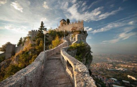  Top   Foto  PROVOCARI turistice: Cele mai GREU ACCESIBILE locuri din Europa