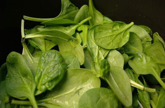Spanacul, o posibila solutie pentru scaderea poftei de dulce