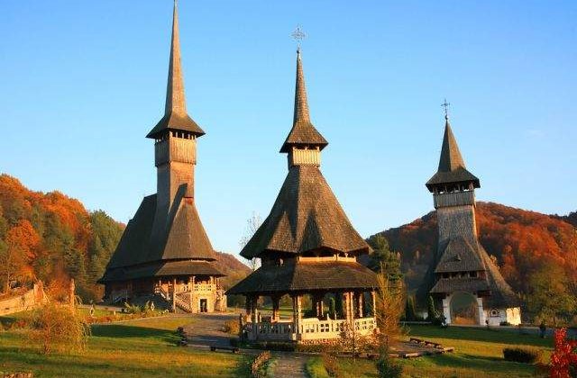 [FOTO] Turist in Romania: Zece manastiri SUPERBE din tara noastra pe care trebuie sa le vizitezi